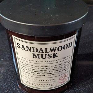 Sandalwood & Musk Soy Candle By Leoben Company 9 oz Single Wick